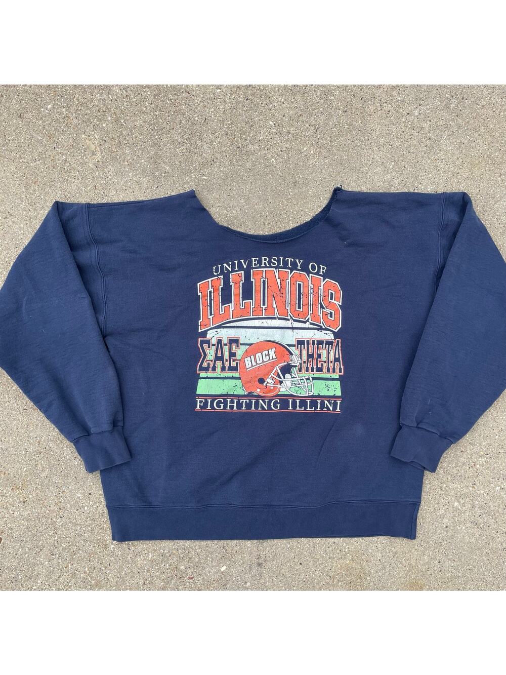 Vintage Illinois Fighting Illini Hanes Crewneck Cut Collar Cropped Boxy XL